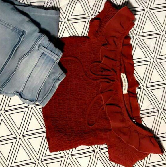 Off the shoulder - Picture 4 of 4